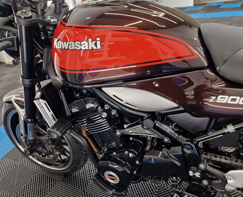 motorbike been detailed